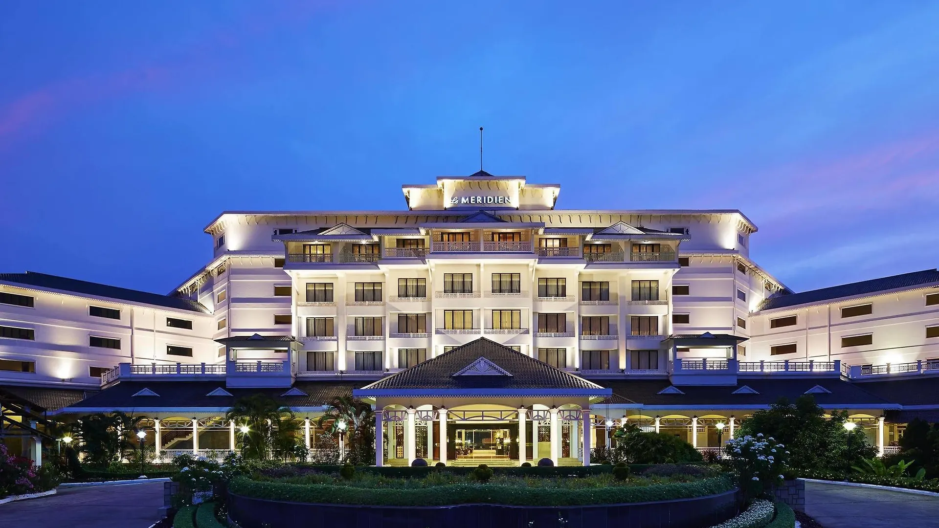Le Meridien Kochi 5*,