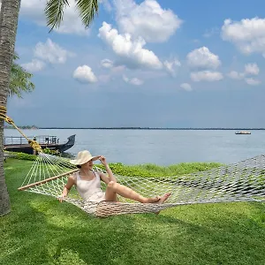 5* Resort Kumarakom Lake Resort