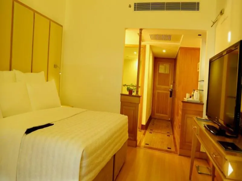 Le Meridien Kochi 5*,